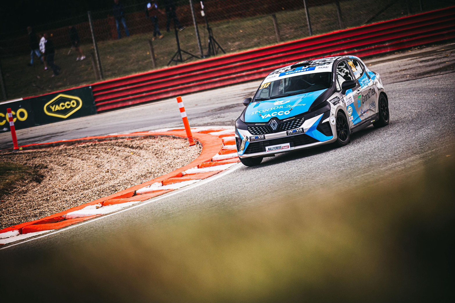 Grand-Tek sponsored a French team at the 2025 Loheac Rally (August 29-31) - Grand-Tek